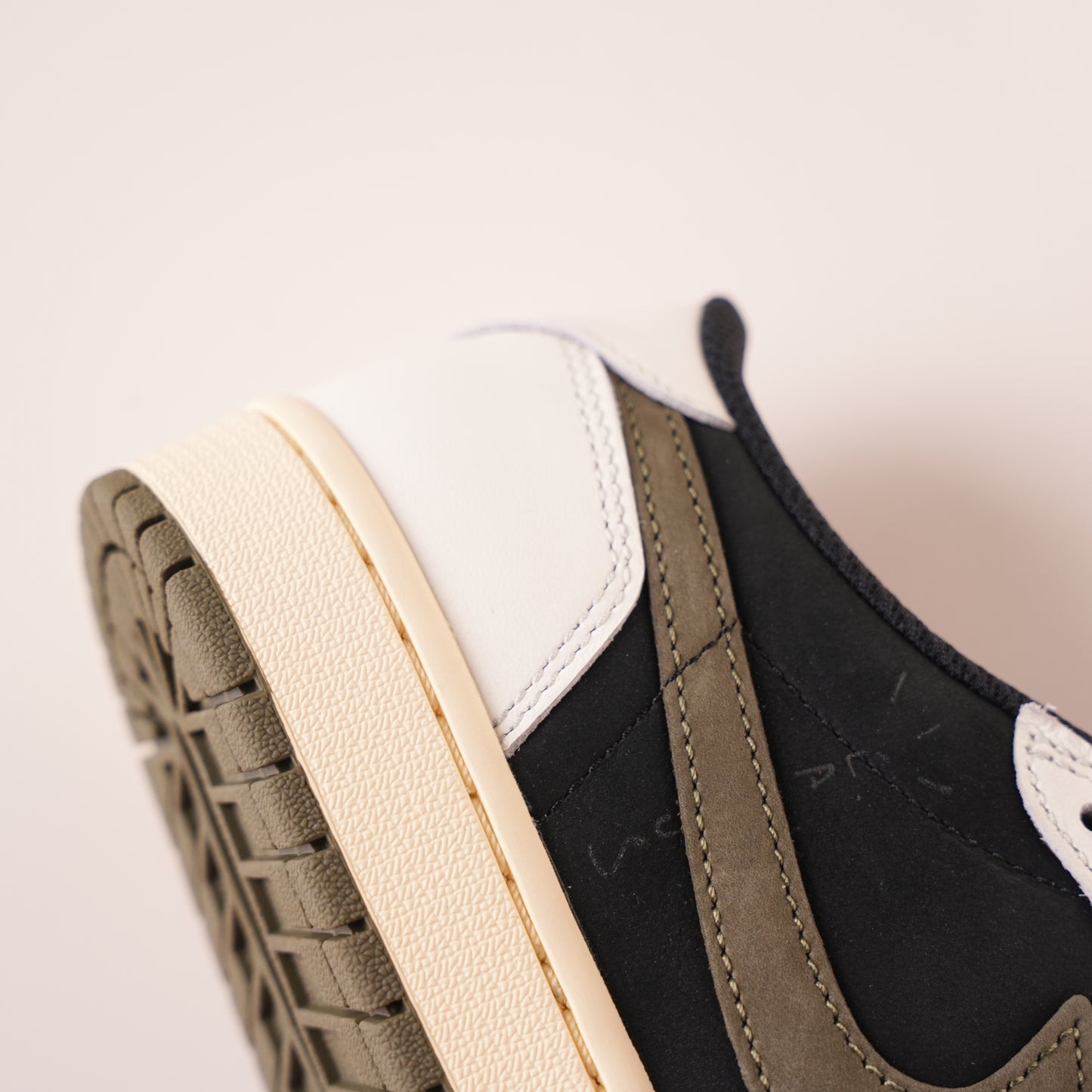 Air Jordan 1 Retro Low OG SP Travis Scott Olive (W) DZ4137-106