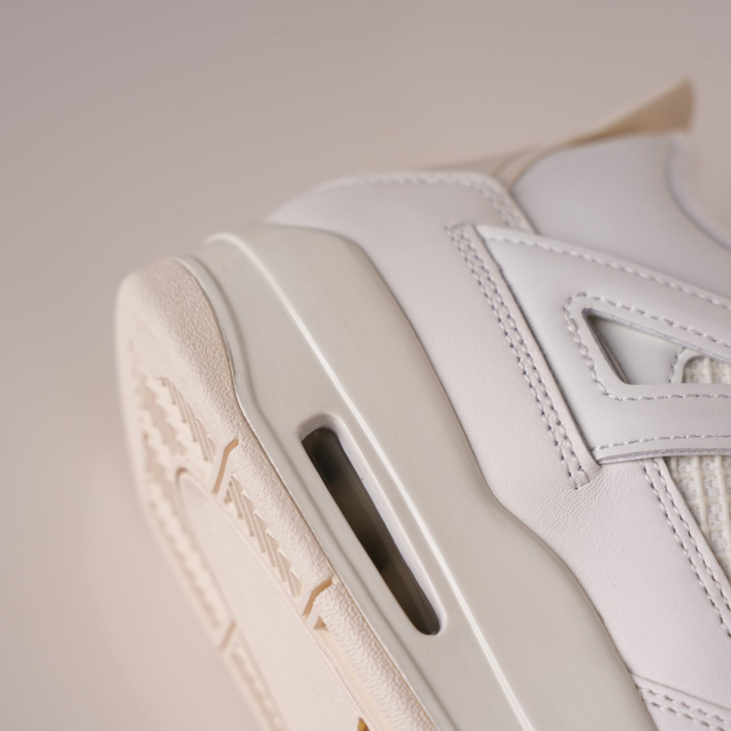 Air Jordan 4 Sail Metallic Gold AQ9129-170