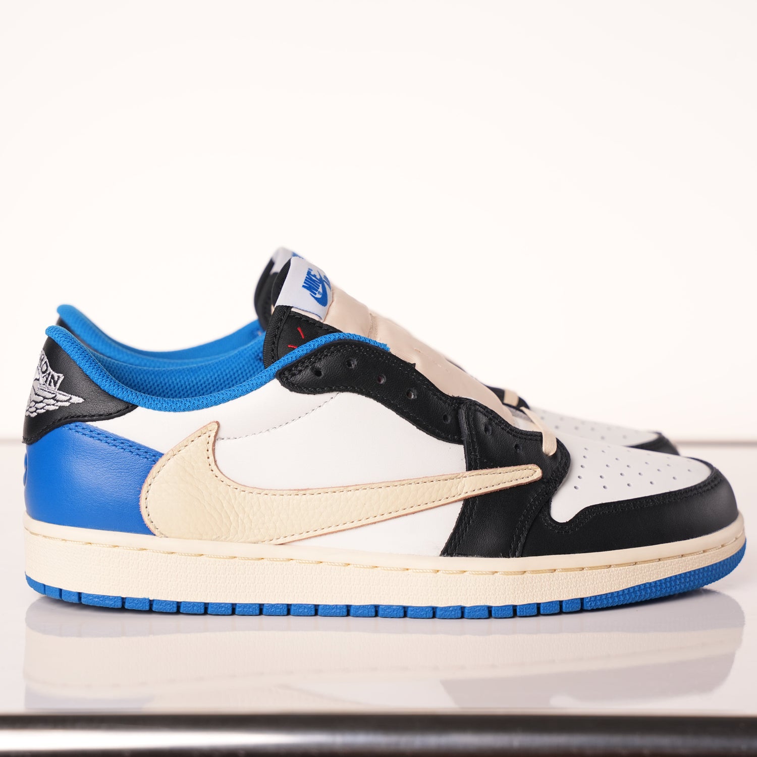 Air Jordan 1 Low