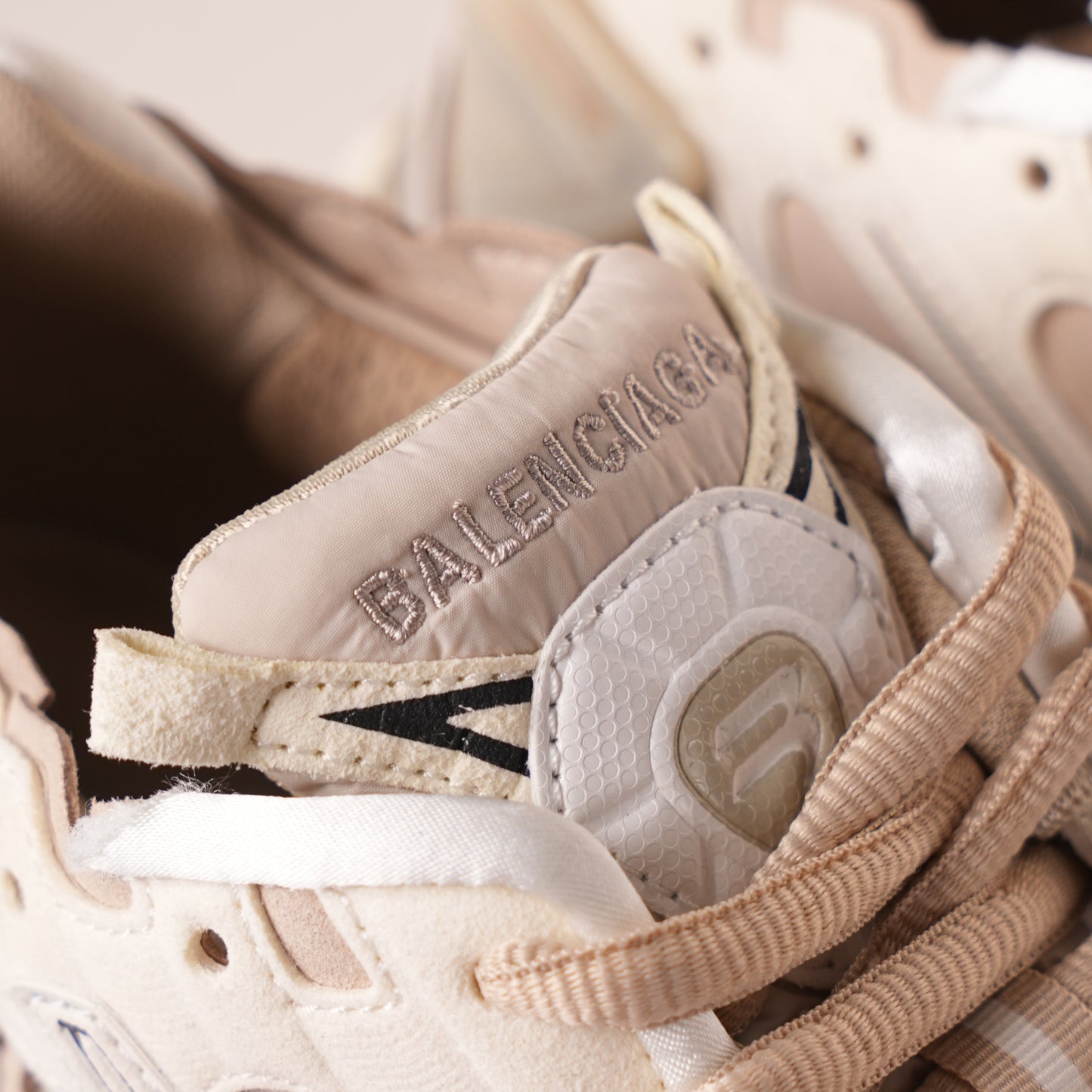 Balenciaga Runner Sneaker Beige Mix