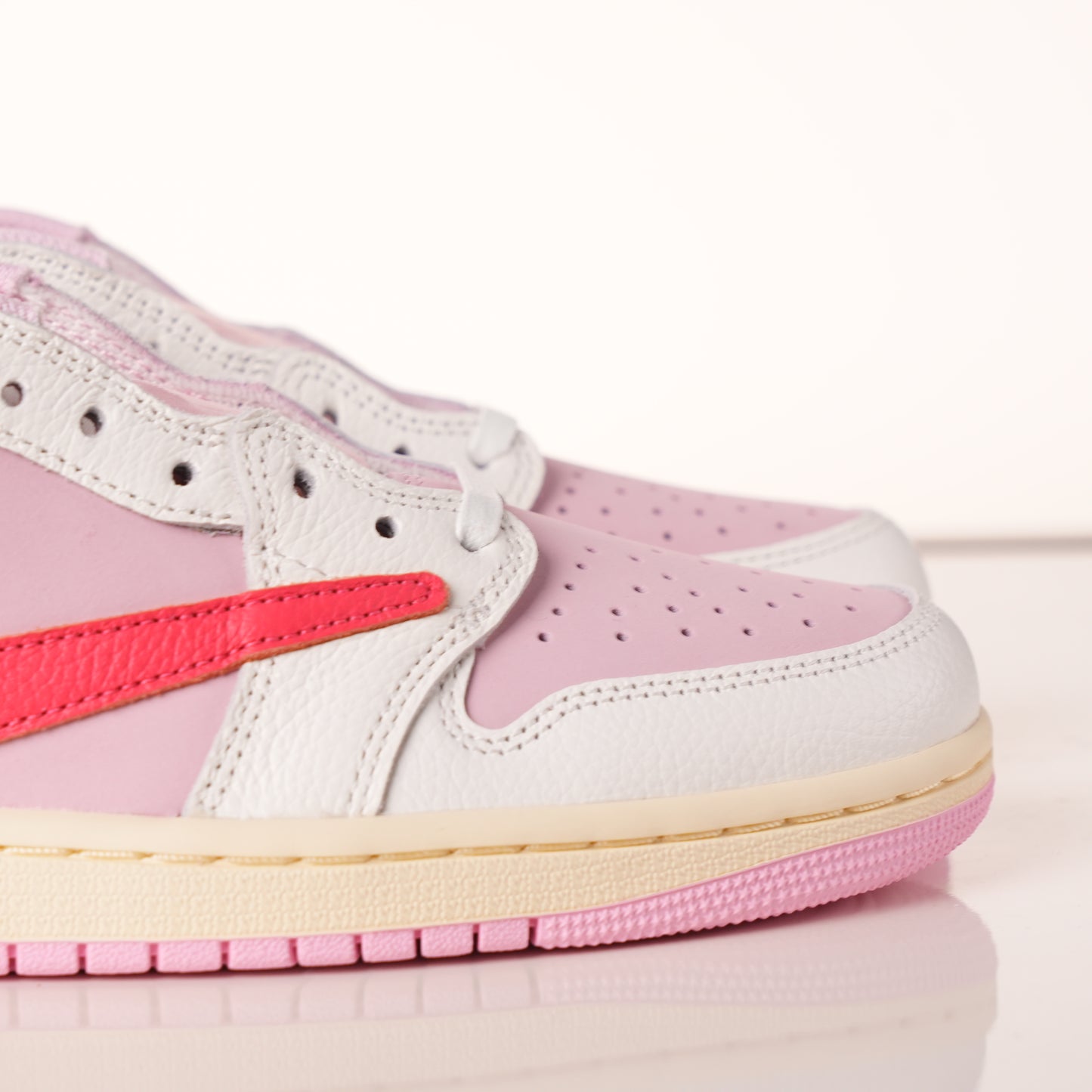 Travis Scott x Air Jordan 1 Retro Low OG 'Sail Tropical Pink' IQ7604-101