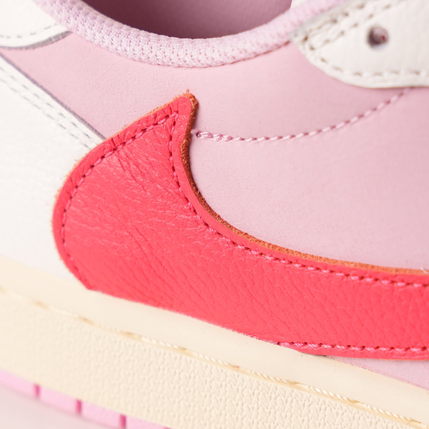 Travis Scott x Air Jordan 1 Retro Low OG 'Sail Tropical Pink' IQ7604-101