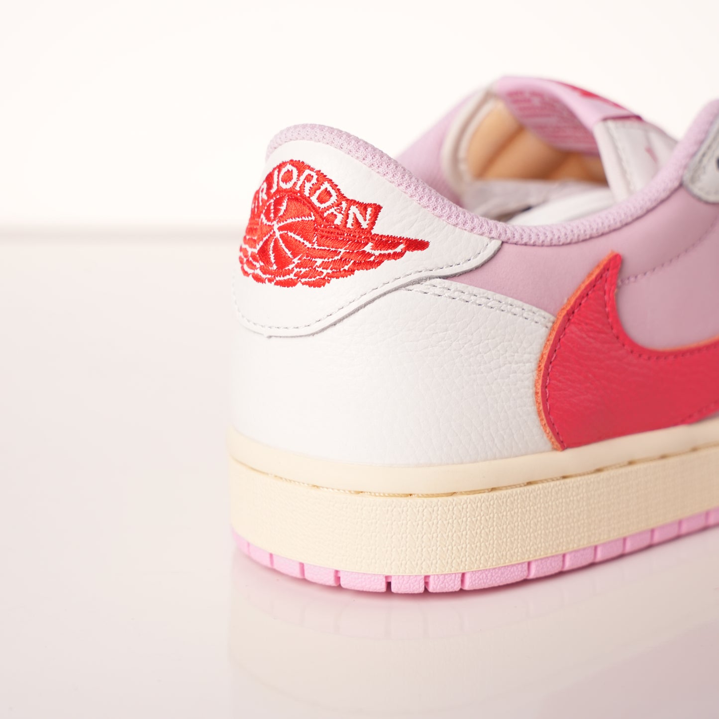 Travis Scott x Air Jordan 1 Retro Low OG 'Sail Tropical Pink' IQ7604-101