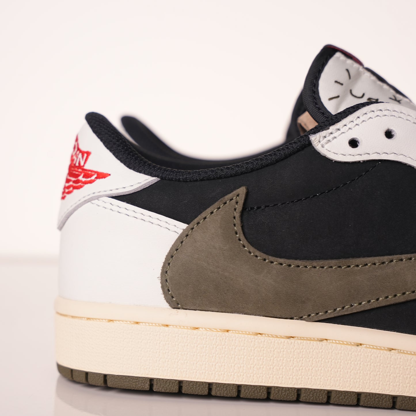Air Jordan 1 Retro Low OG SP Travis Scott Olive (W) DZ4137-106