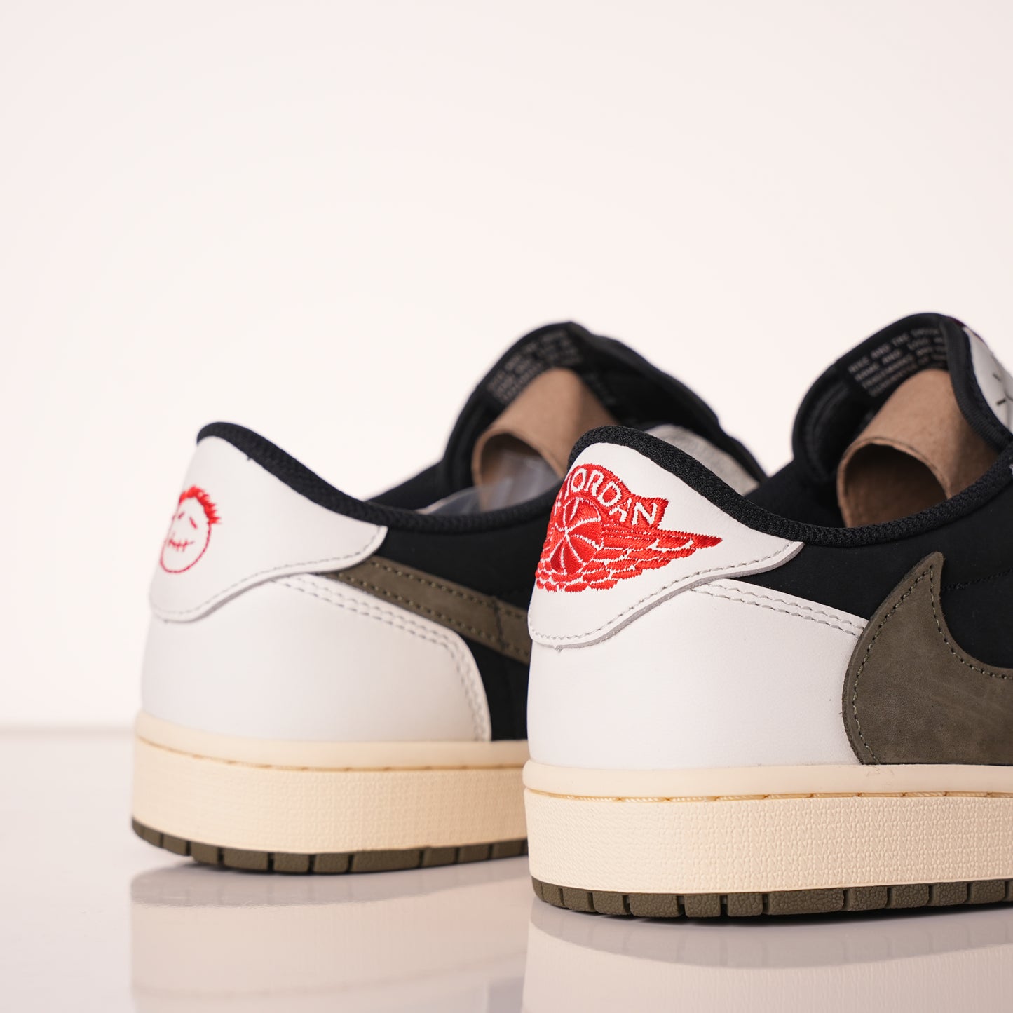 Air Jordan 1 Retro Low OG SP Travis Scott Olive (W) DZ4137-106