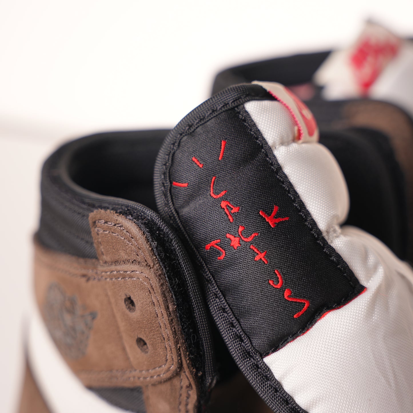 Air Jordan 1 Retro High Travis Scott CD4487-100