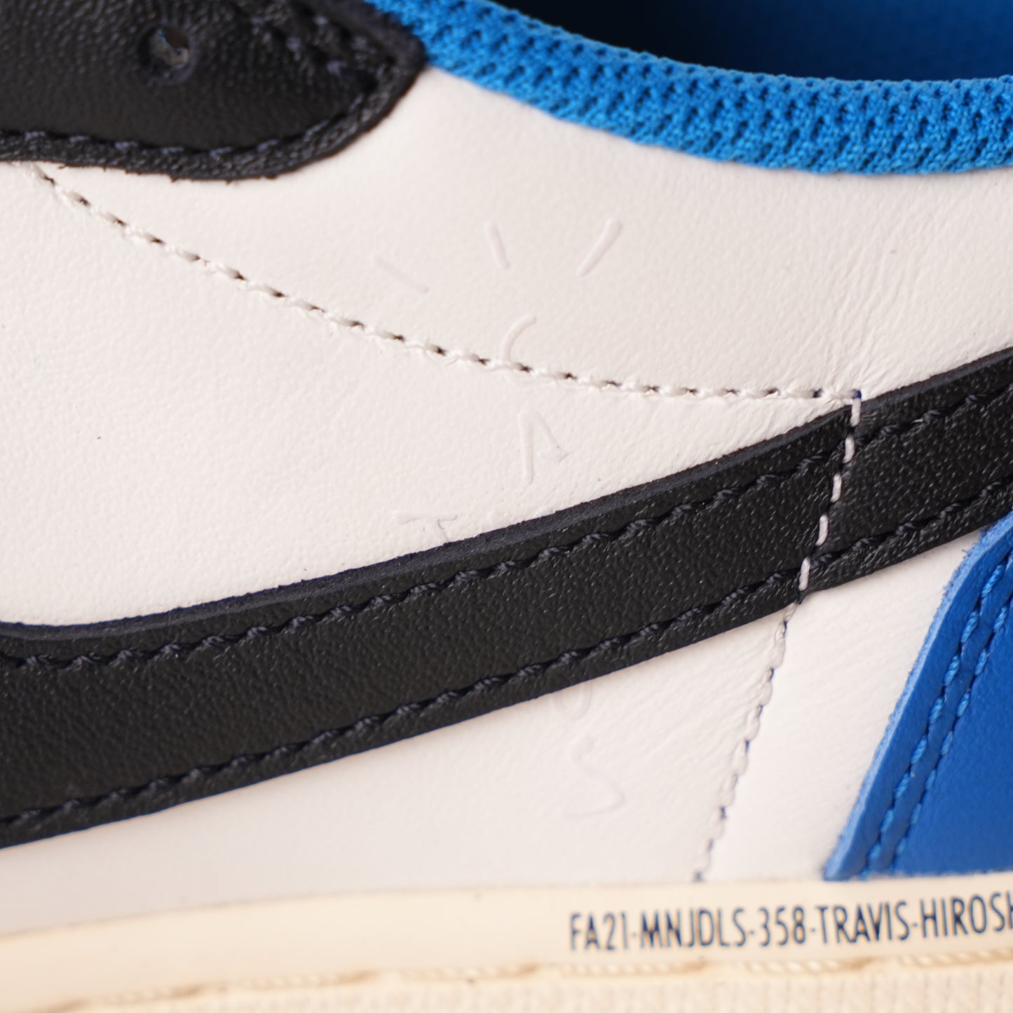 Travis Scott x Fragment Design x Air Jordan 1 Low DM7866-140