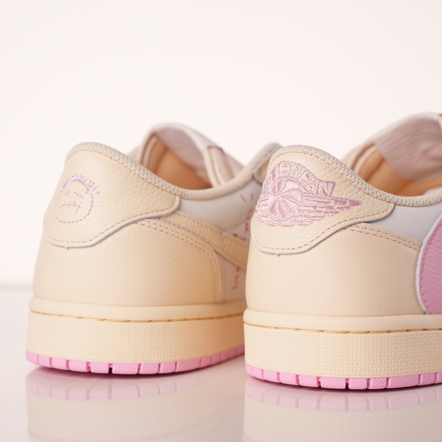 Travis Scott x Air Jordan 1 Low OG Sail Shy Pink