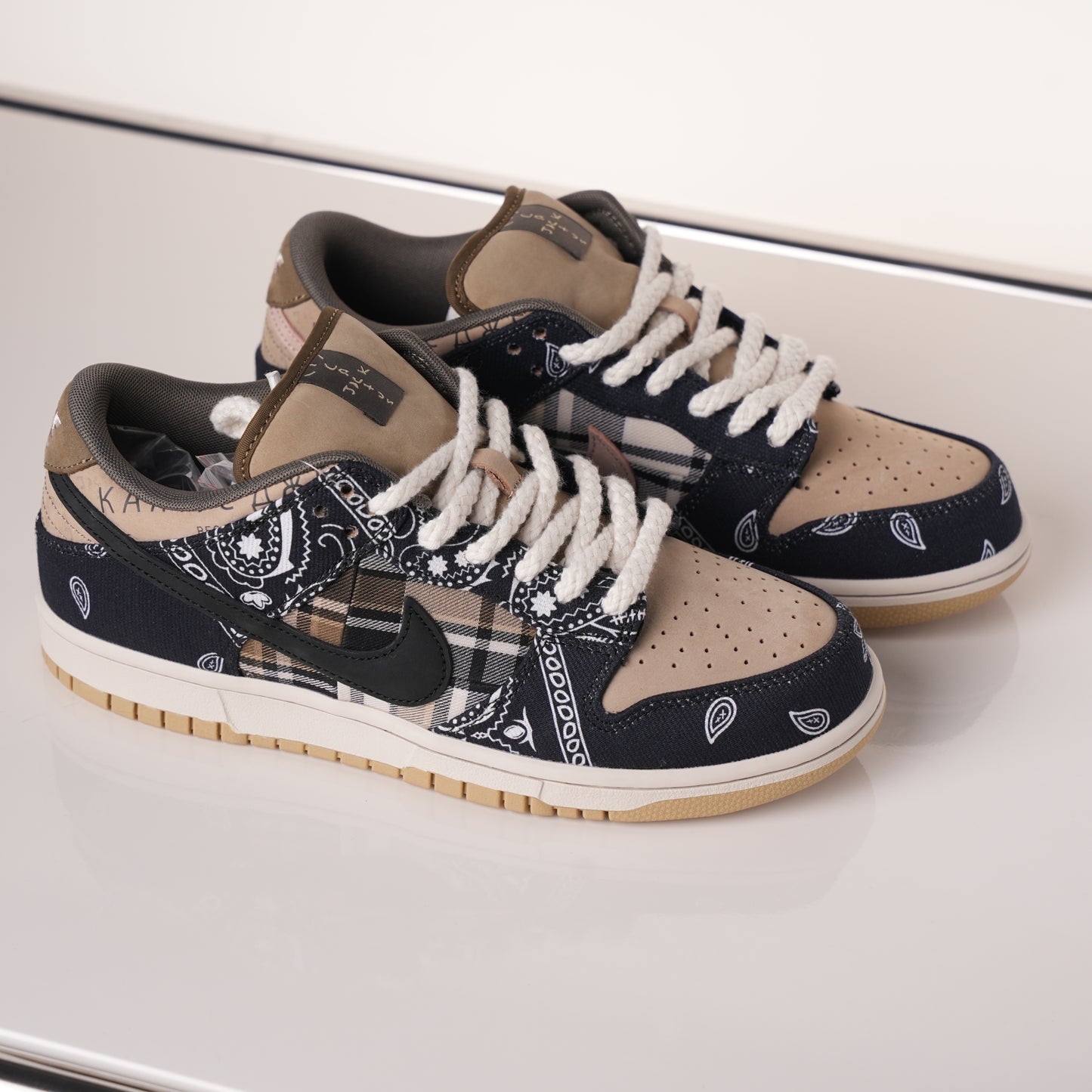 Nike SB Dunk Low Travis Scott