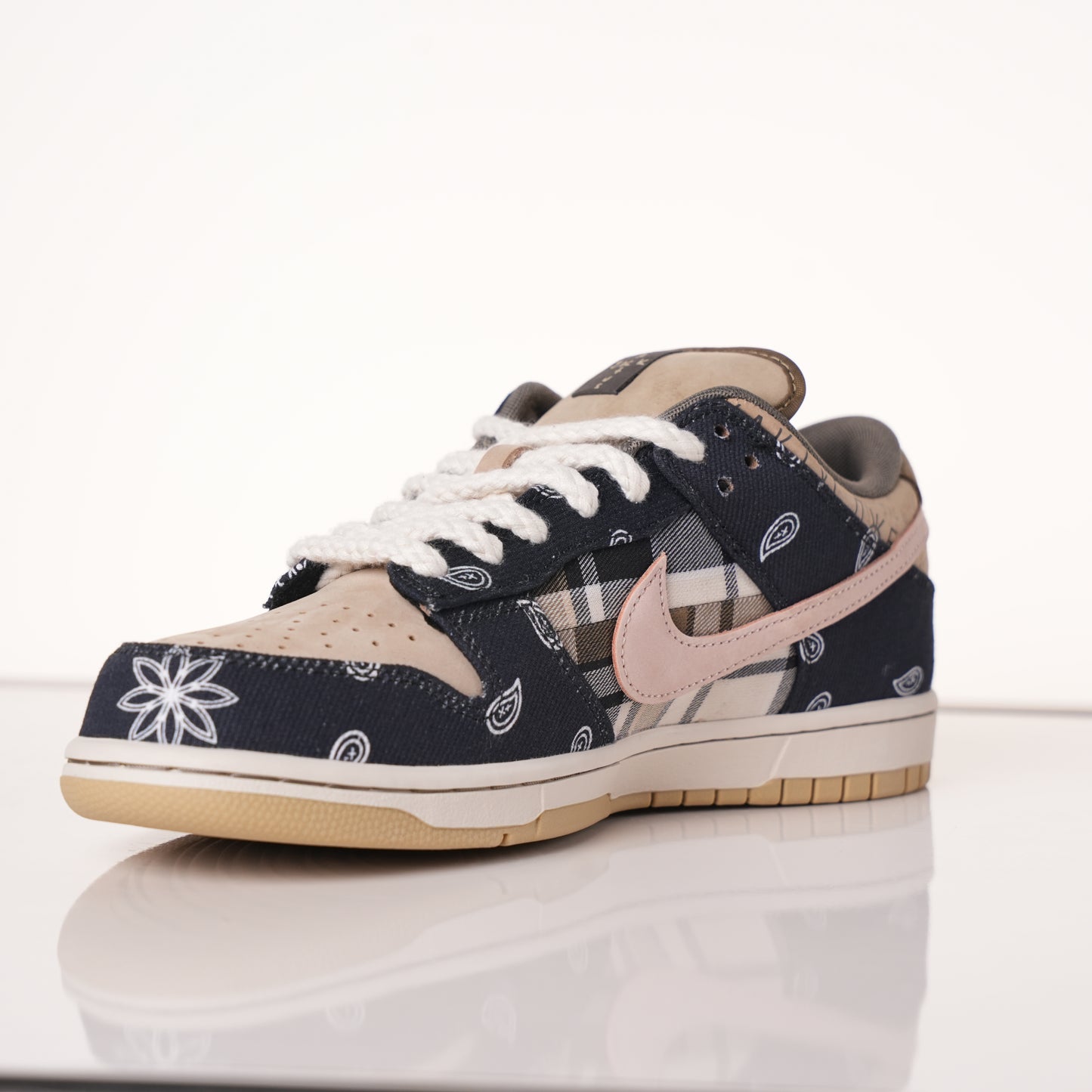 Nike SB Dunk Low Travis Scott
