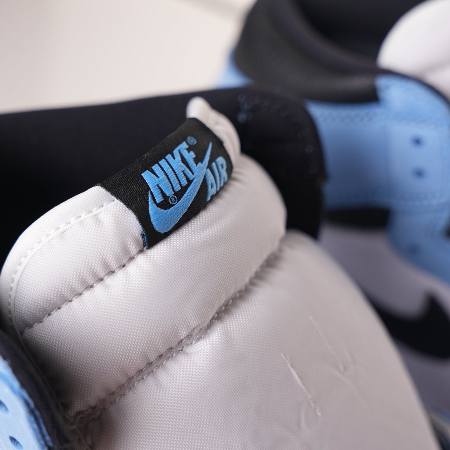 Air Jordan 1 Retro High White University Blue 555088-134