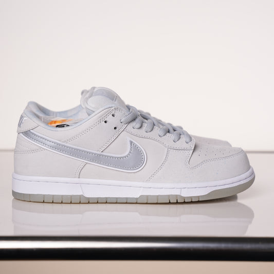 CONCEPTS × Nike Dunk SB Low White Lobster