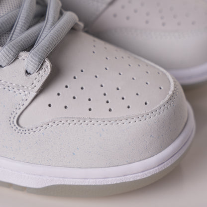 CONCEPTS × Nike Dunk SB Low White Lobster