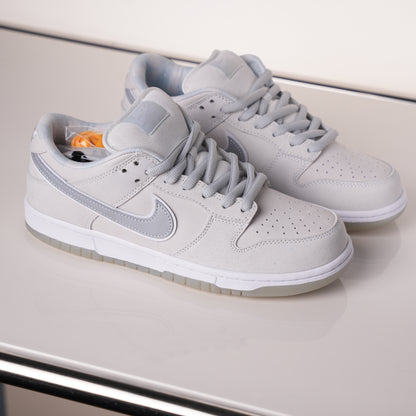 CONCEPTS × Nike Dunk SB Low White Lobster