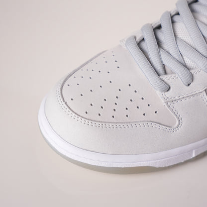 CONCEPTS × Nike Dunk SB Low White Lobster