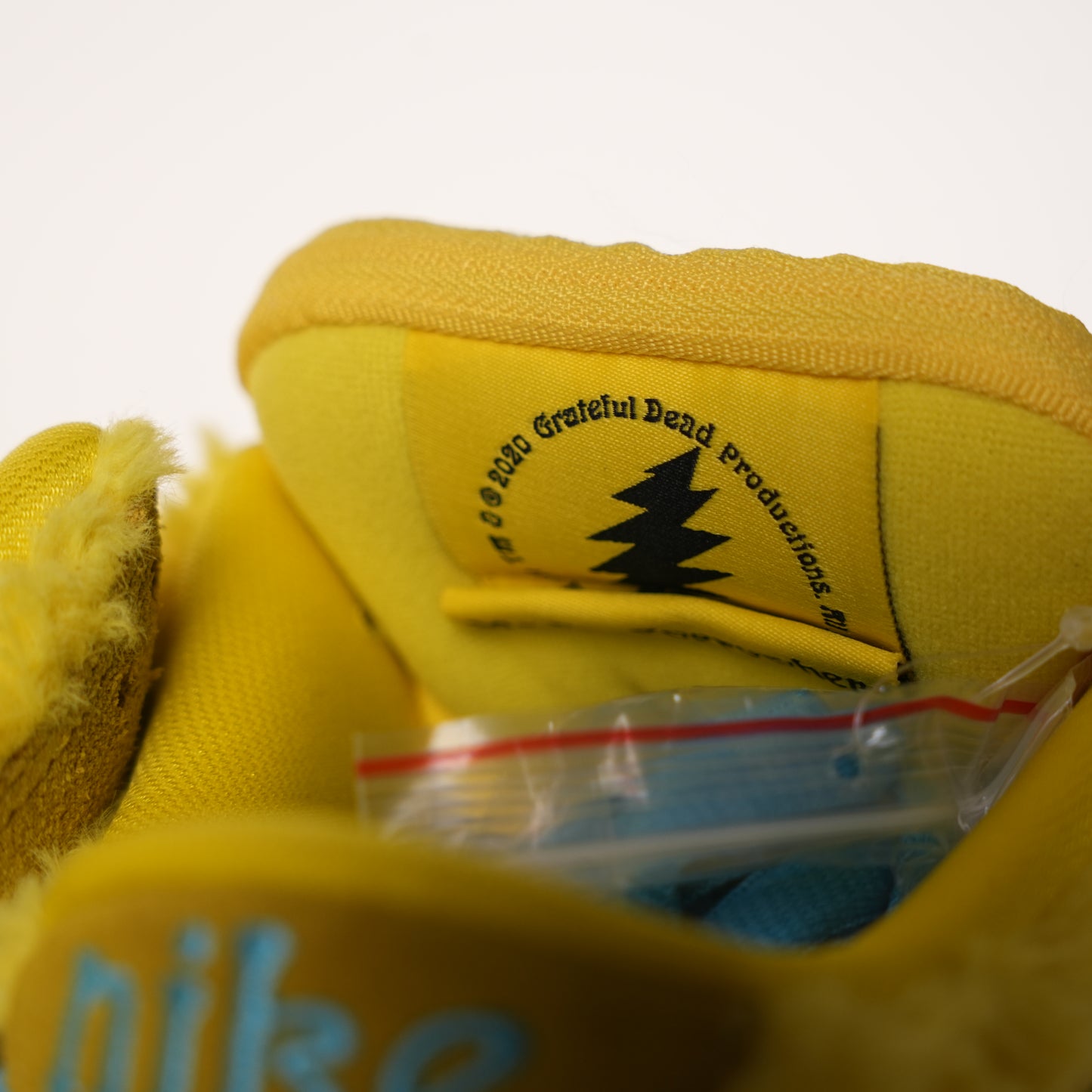 Nike SB Dunk Low Grateful Dead Bears Yellow