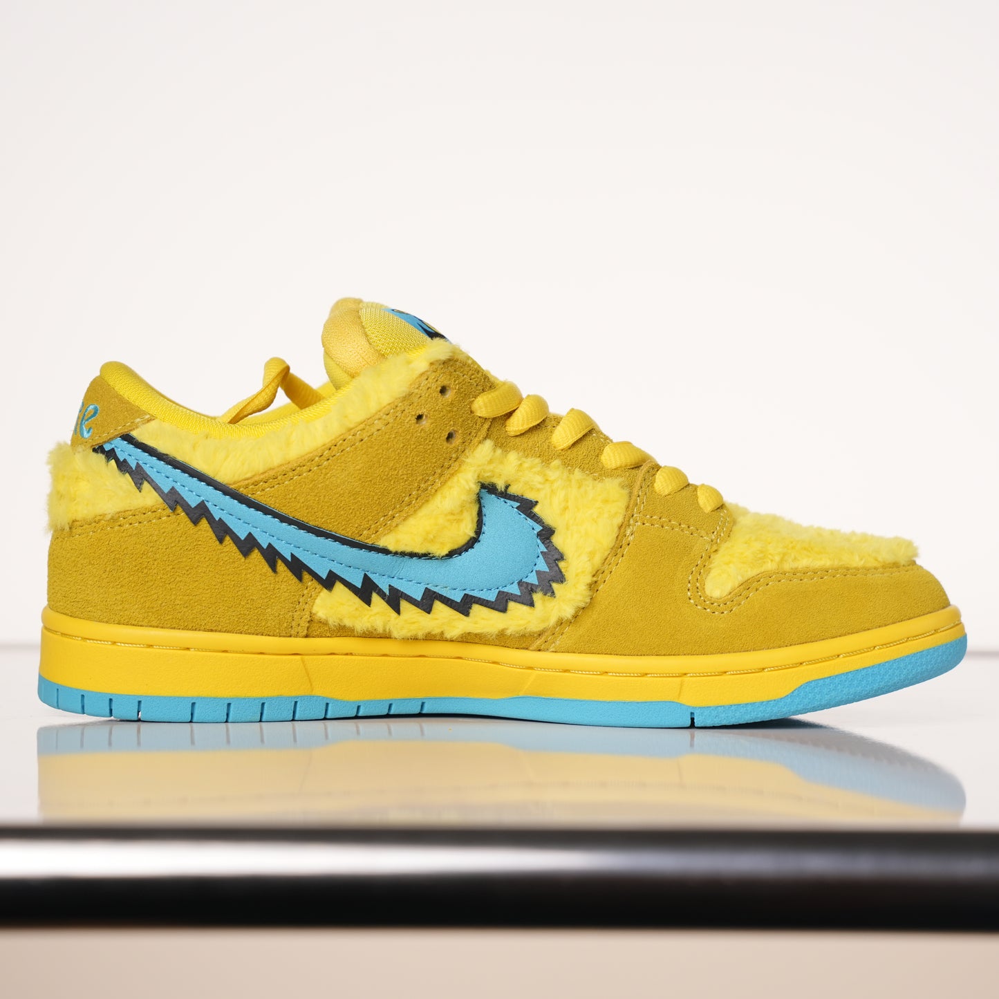 Nike SB Dunk Low Grateful Dead Bears Yellow