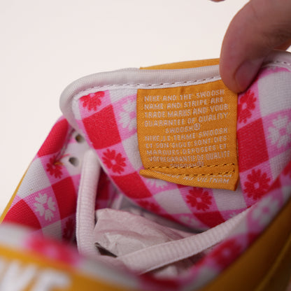Nike SB Dunk Low Yellow Lobster 313170-137566