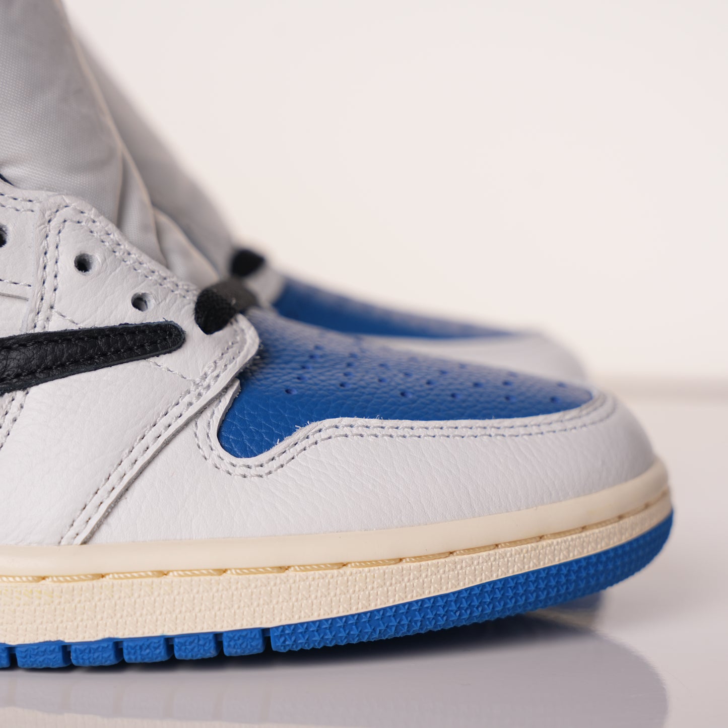 Air Jordan 1 Retro High OG SP Fragment x Travis Scott DH3227-105