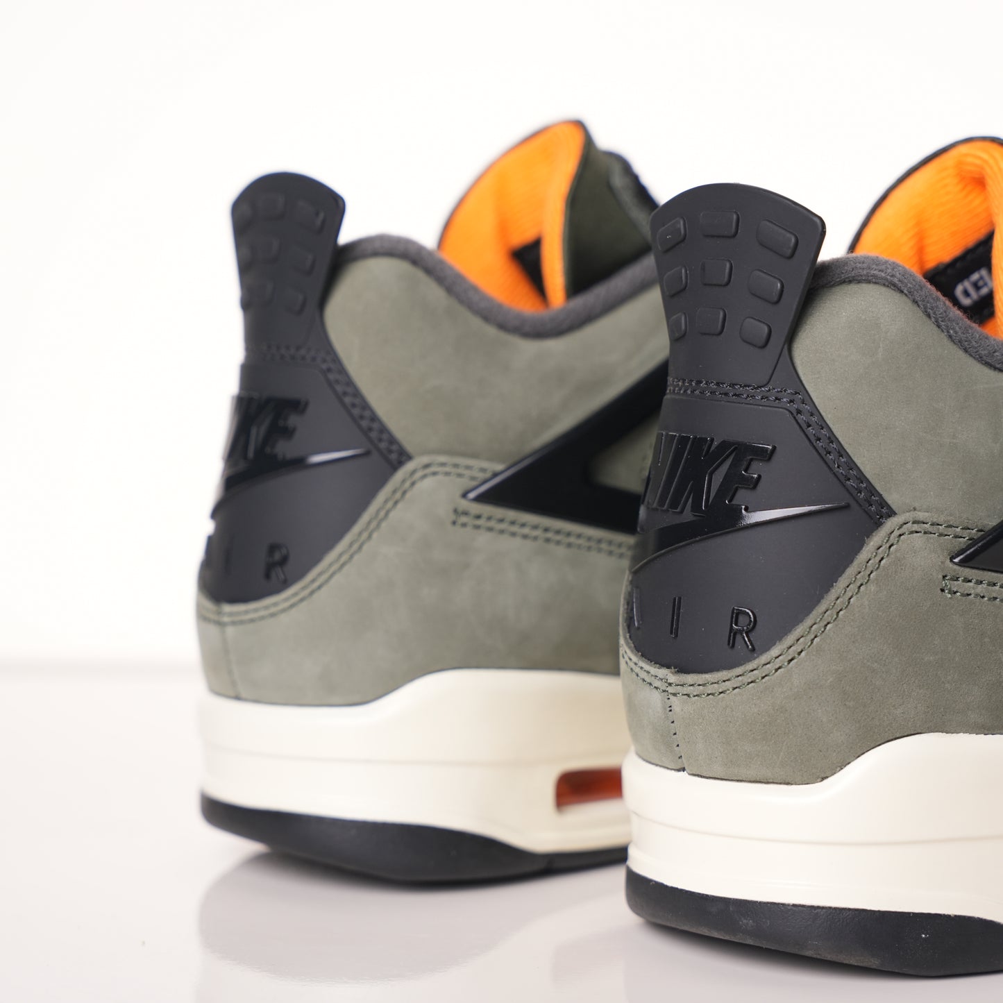 Air Jordan 4 Retro Undefeated JBM351 M1