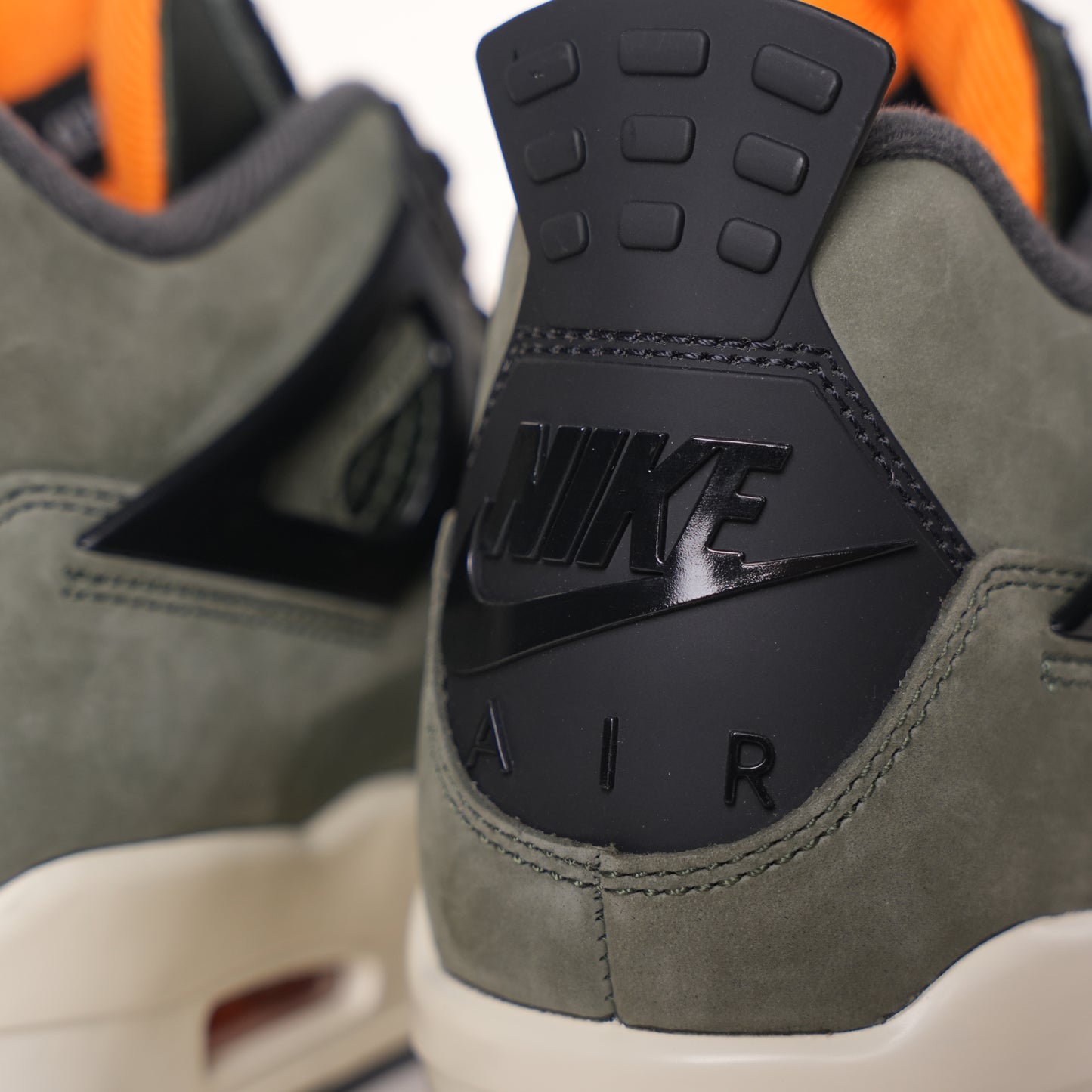 Air Jordan 4 Retro Undefeated JBM351 M1