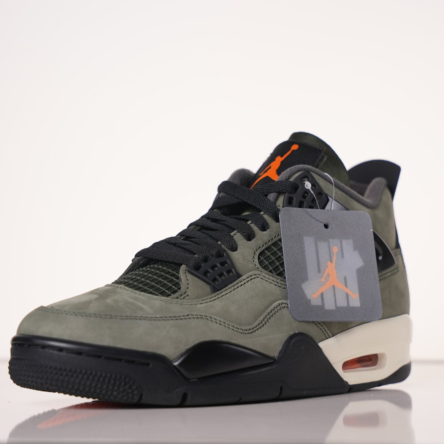 Air Jordan 4 Retro Undefeated JBM351 M1