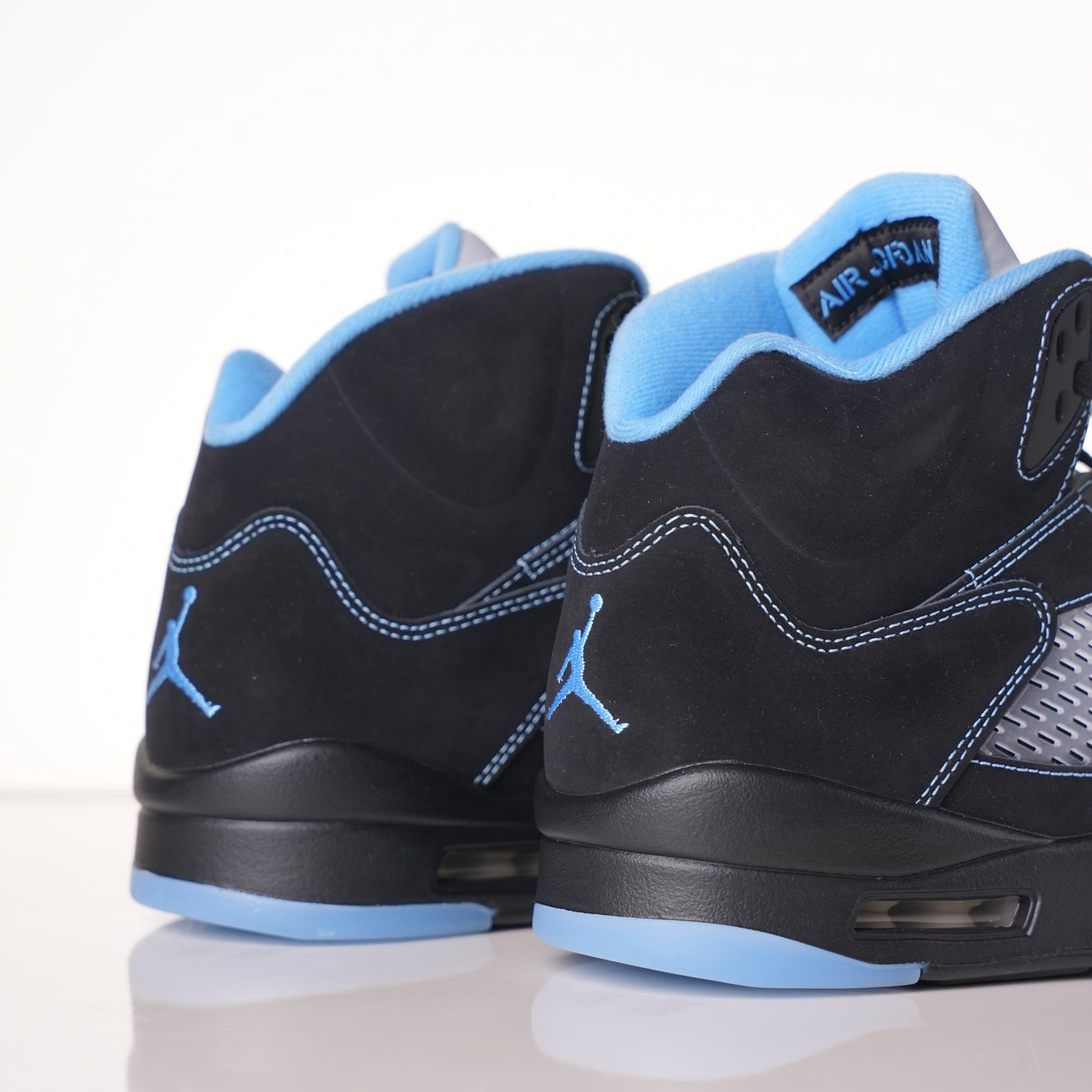 Air Jordan 5 Retro 'Black University Blue' 2026 DD0587-008