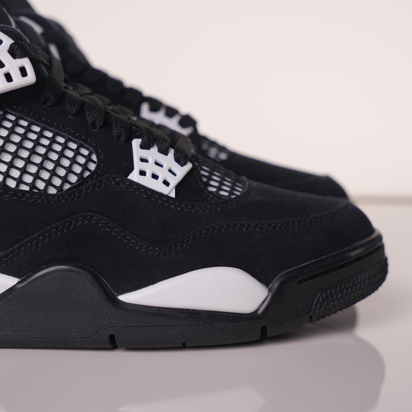 Air Jordan 4 White Thunder FQ8138-001