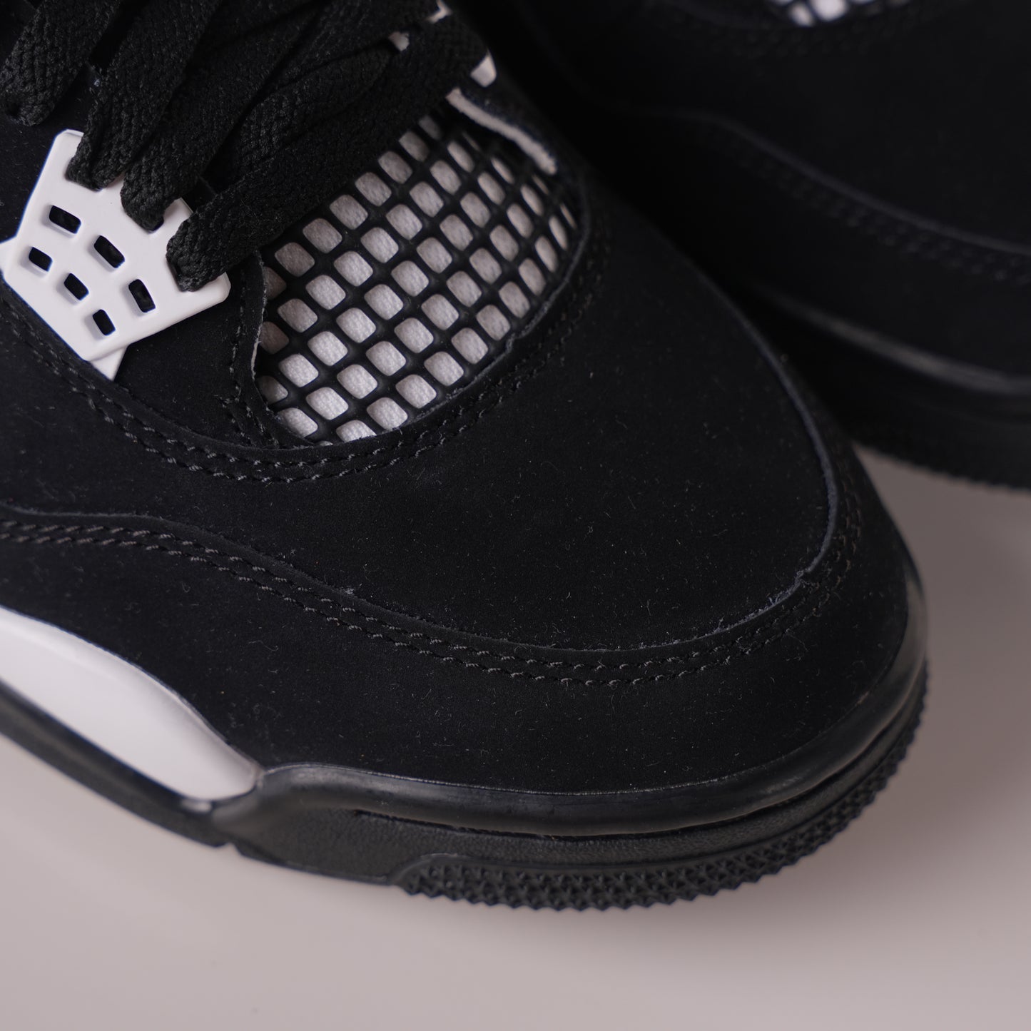 Air Jordan 4 White Thunder FQ8138-001
