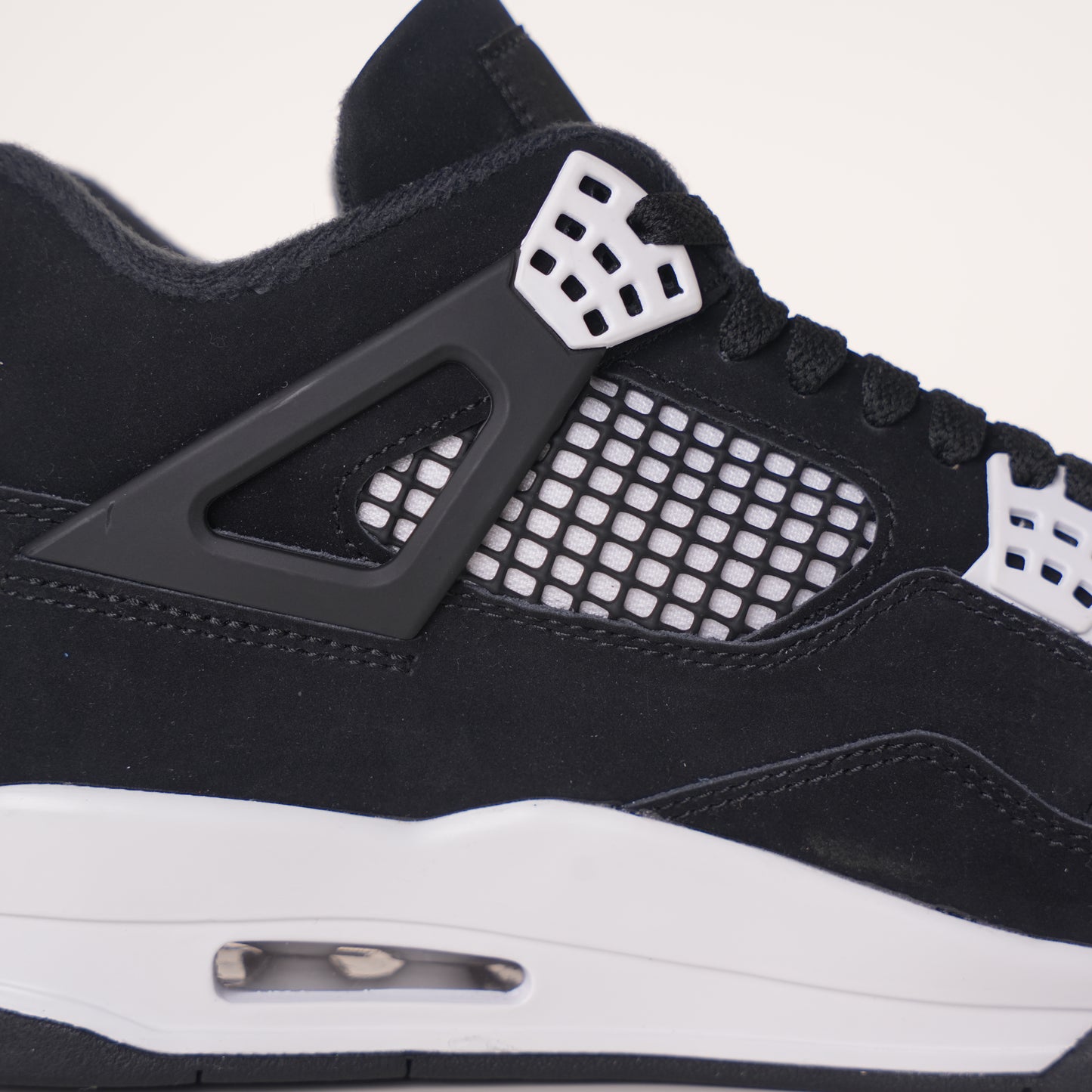 Air Jordan 4 White Thunder FQ8138-001