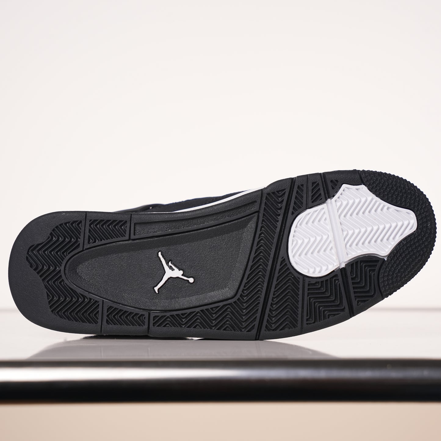 Air Jordan 4 White Thunder FQ8138-001