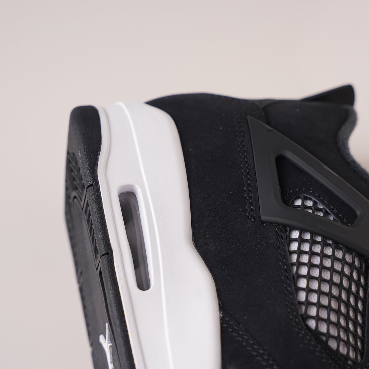 Air Jordan 4 White Thunder FQ8138-001