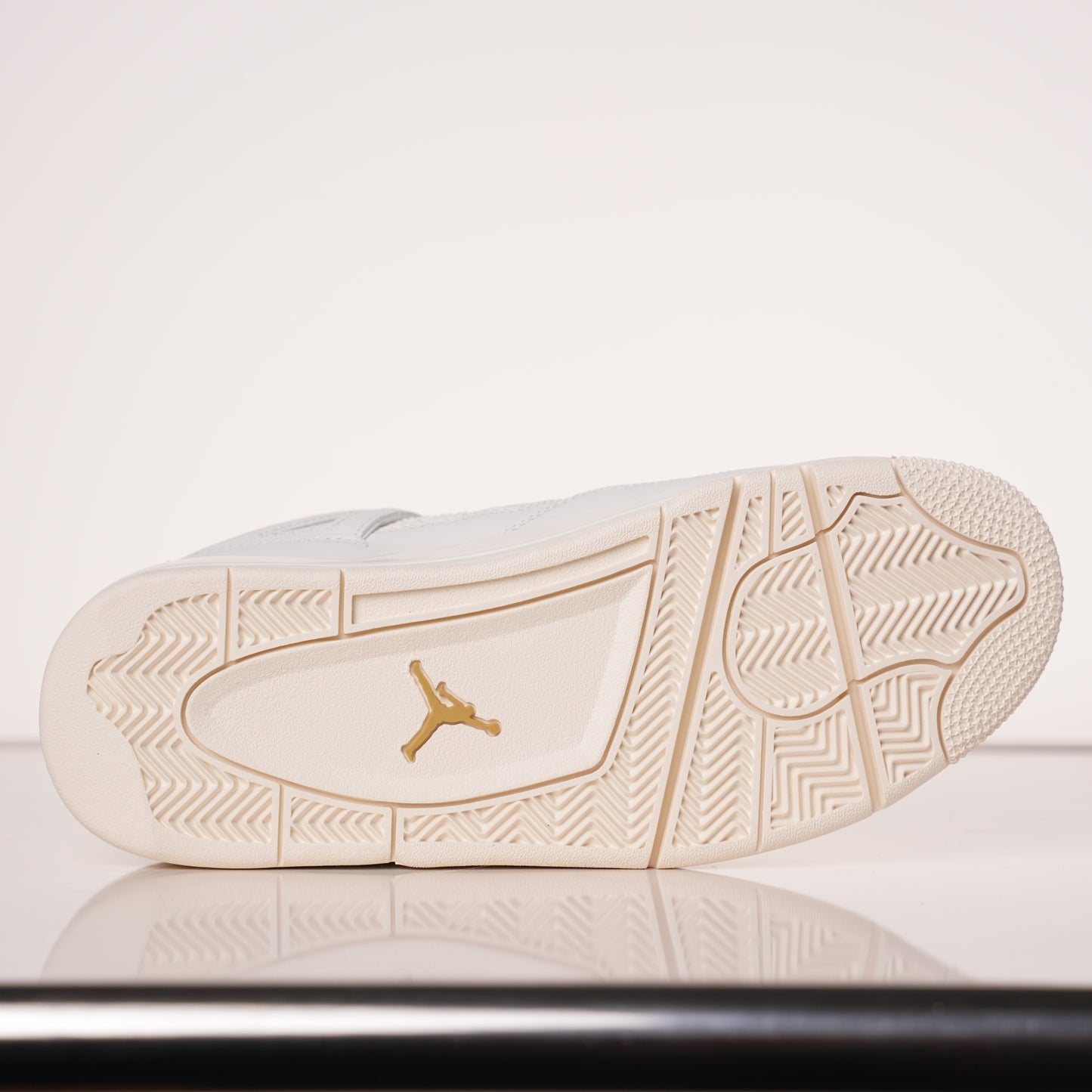 Air Jordan 4 Sail Metallic Gold AQ9129-170