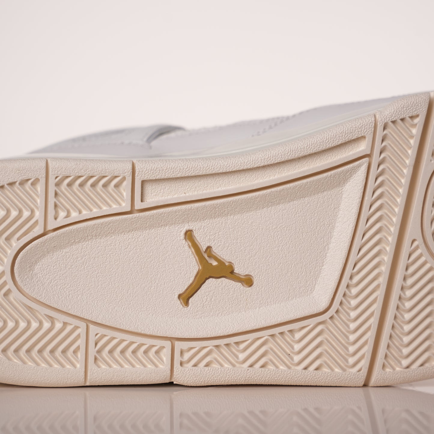 Air Jordan 4 Sail Metallic Gold AQ9129-170