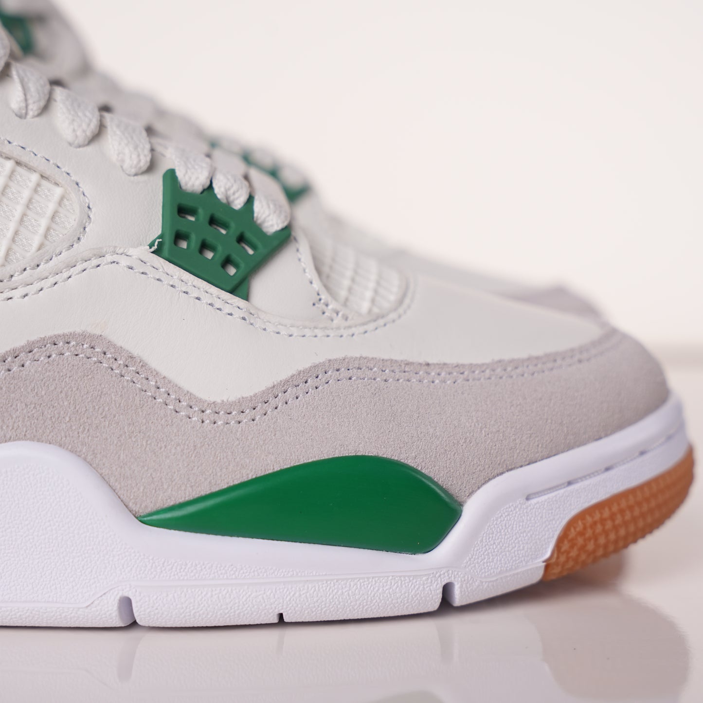 Air Jordan 4 SB Pine Green DR5415-103