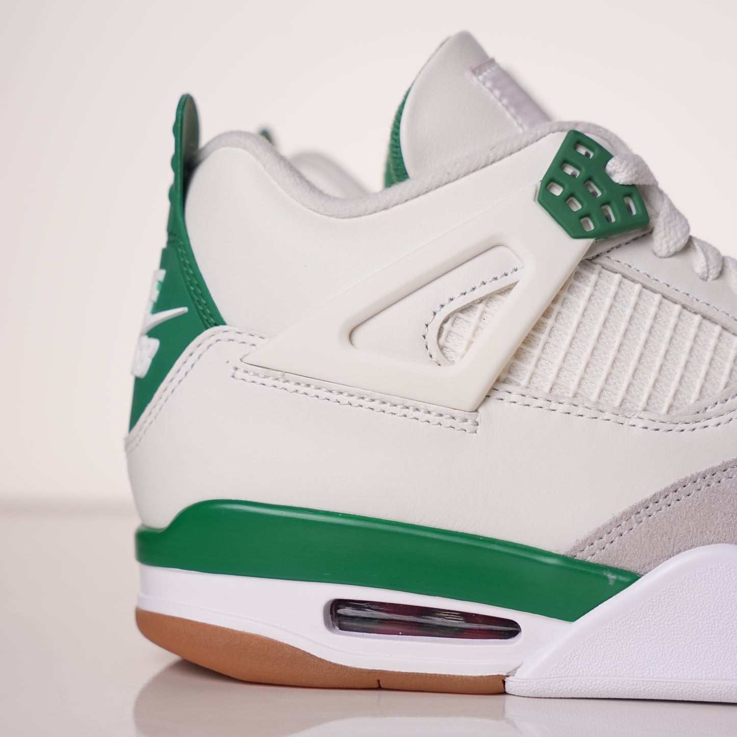 Air Jordan 4 SB Pine Green DR5415-103