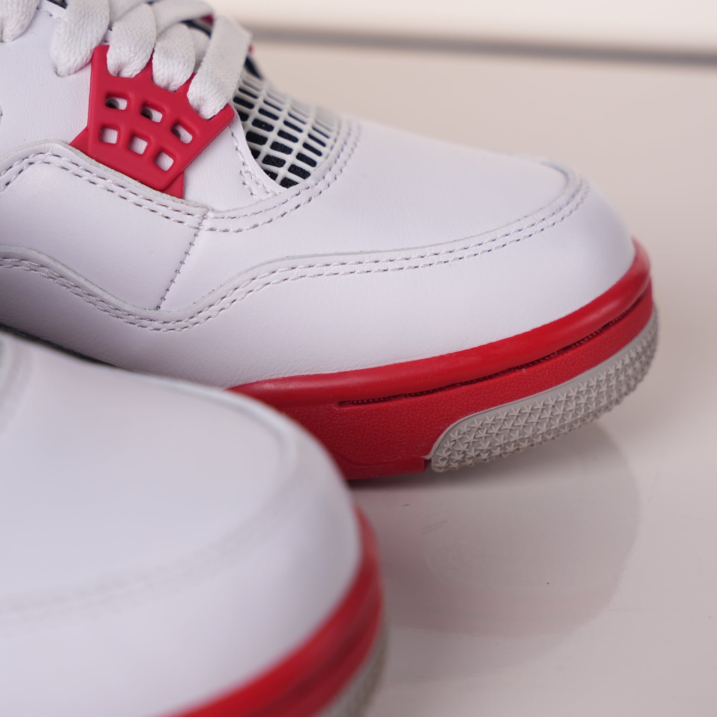 Air Jordan 4 Retro Fire Red DC7770-160