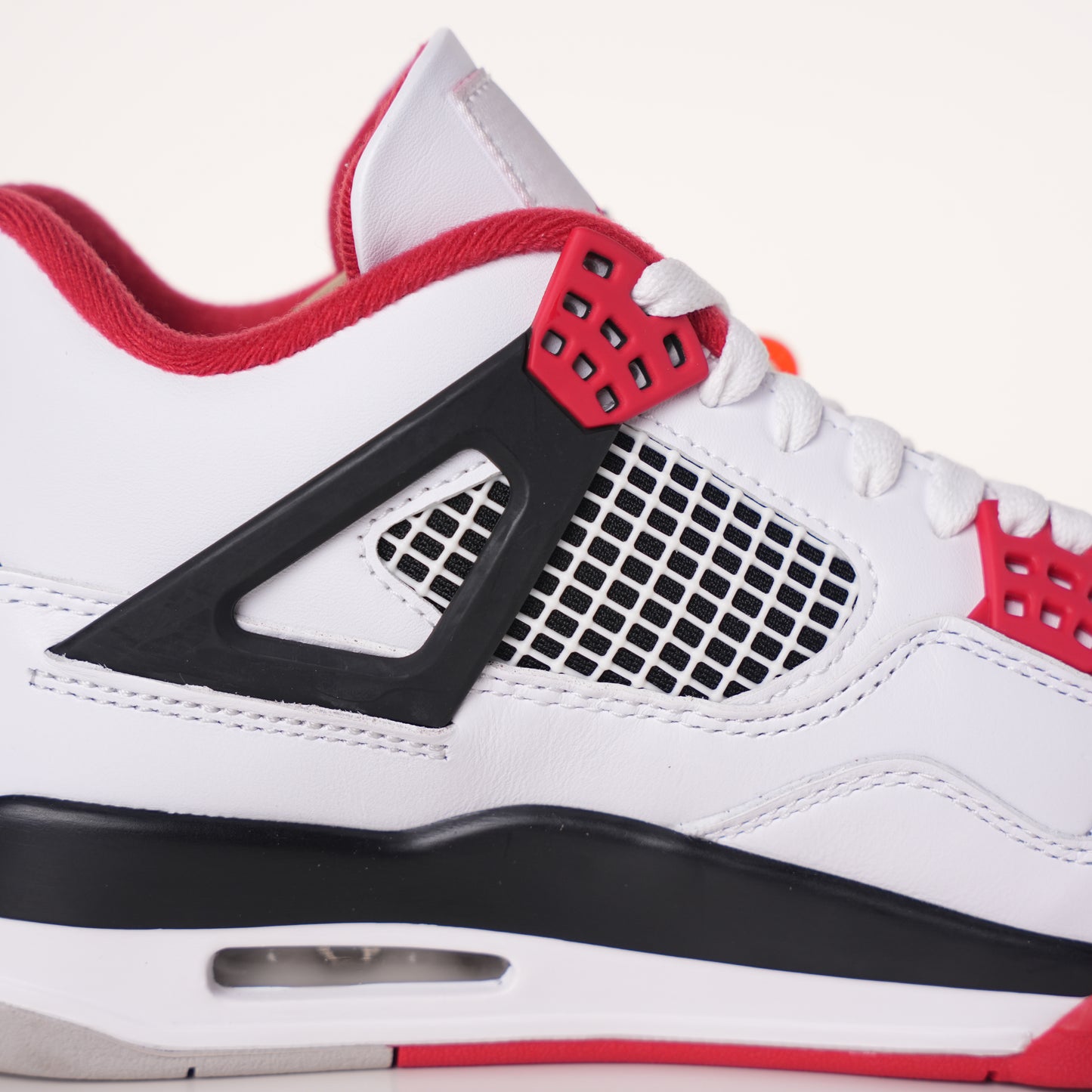 Air Jordan 4 Retro Fire Red DC7770-160
