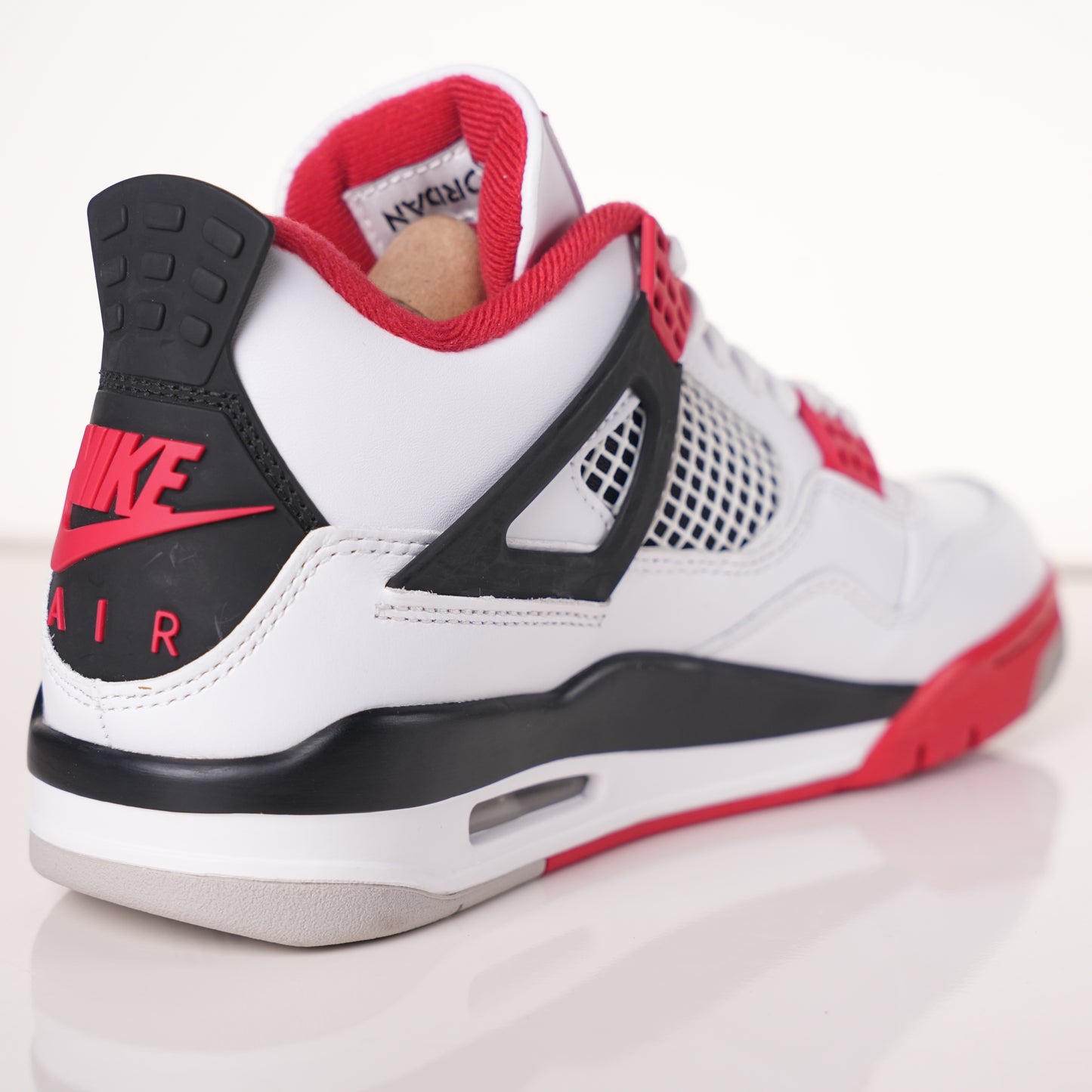 Air Jordan 4 Retro Fire Red DC7770-160