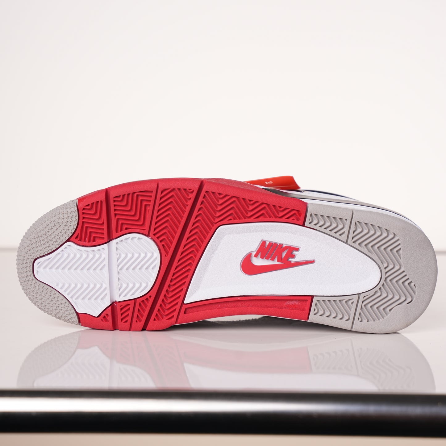 Air Jordan 4 Retro Fire Red DC7770-160