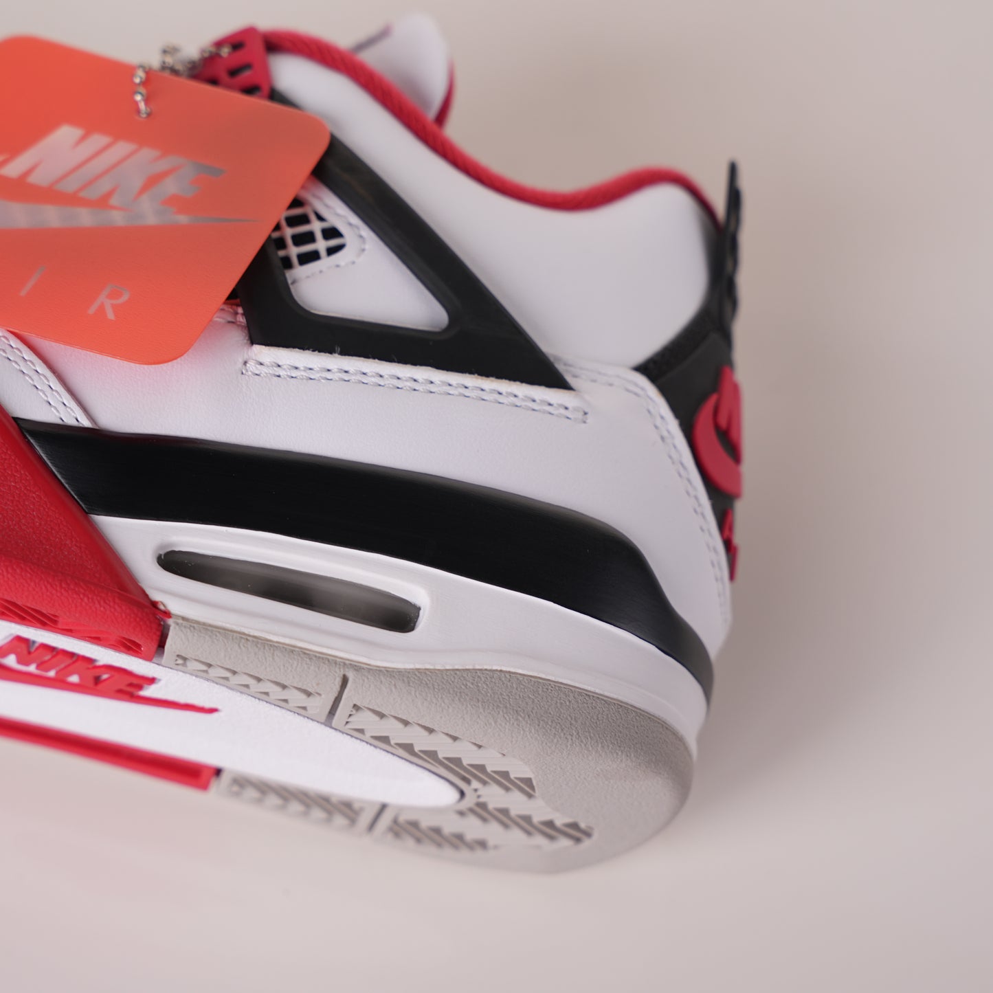Air Jordan 4 Retro Fire Red DC7770-160
