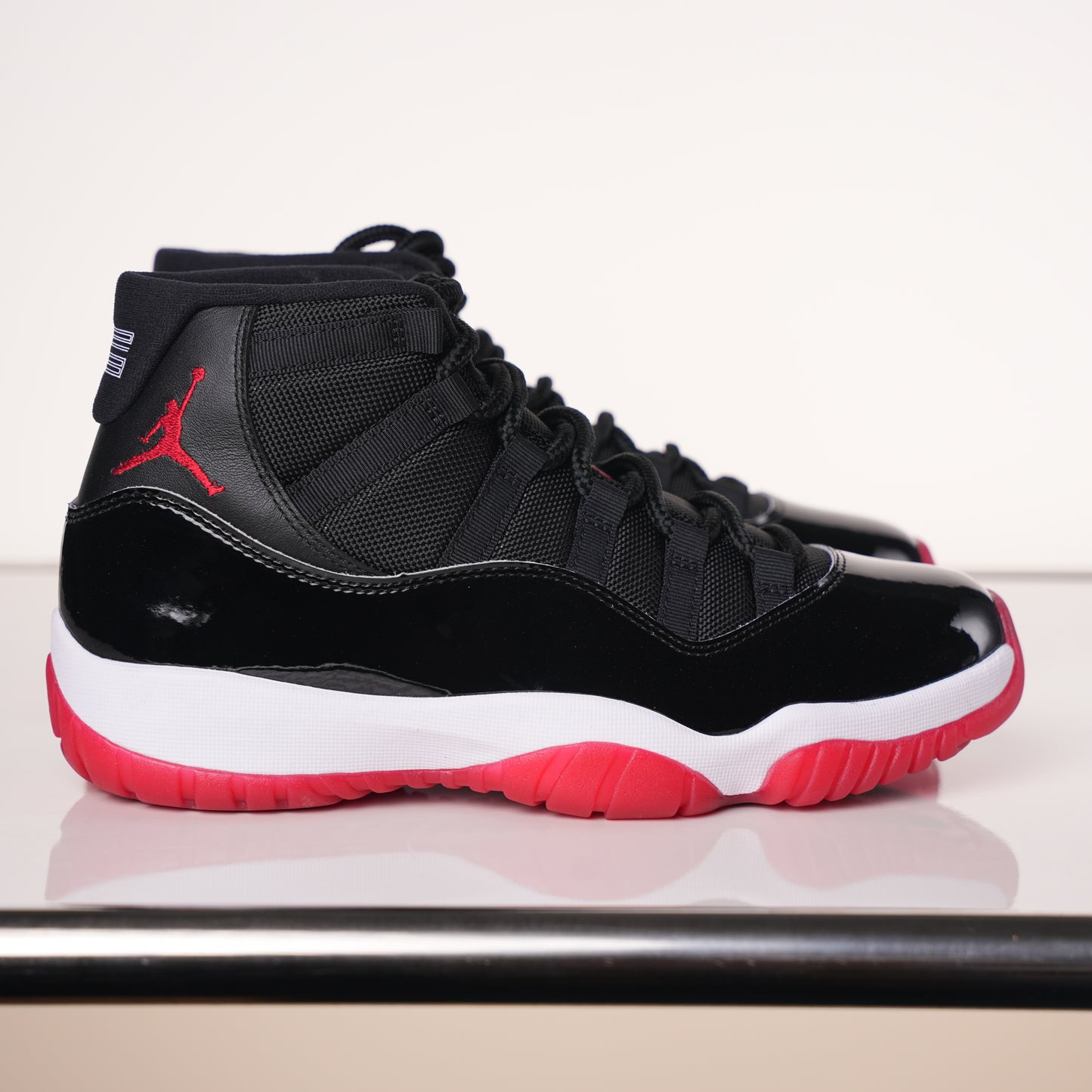 Air Jordan 11 Retro Playoffs Bred (2019) 378037-061