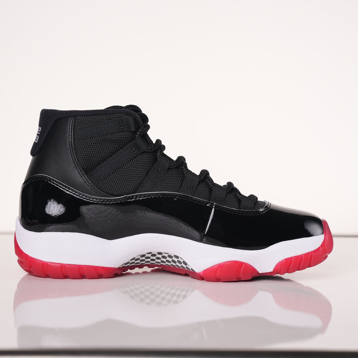 Air Jordan 11 Retro Playoffs Bred (2019) 378037-061
