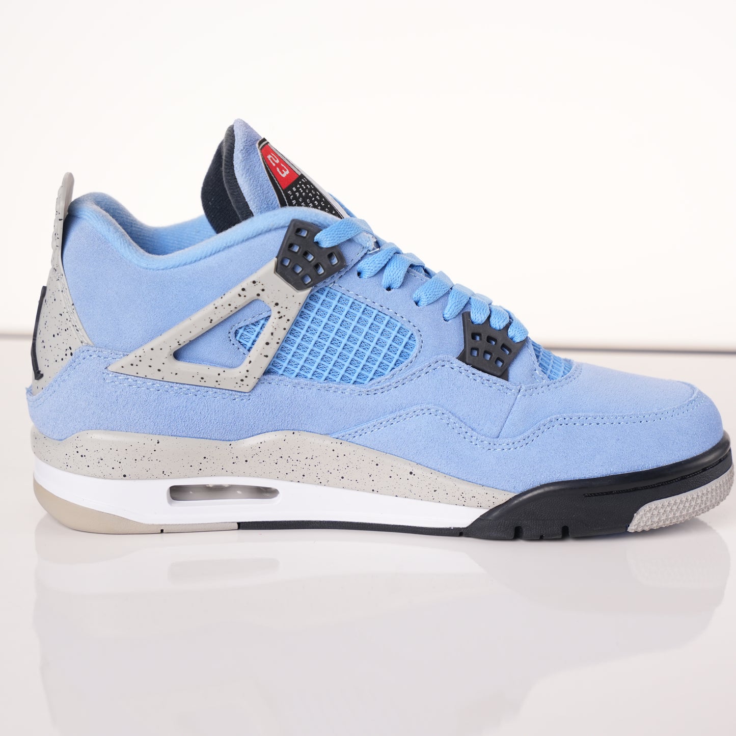 Air Jordan 4 Retro University Blue CT8527-400
