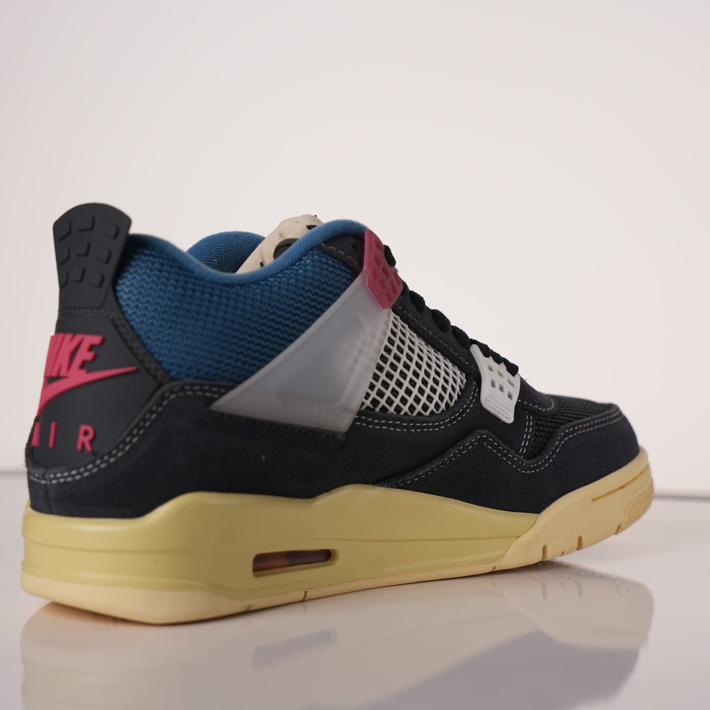 Air Jordan 4 Retro Union Off Noir DC9533-001