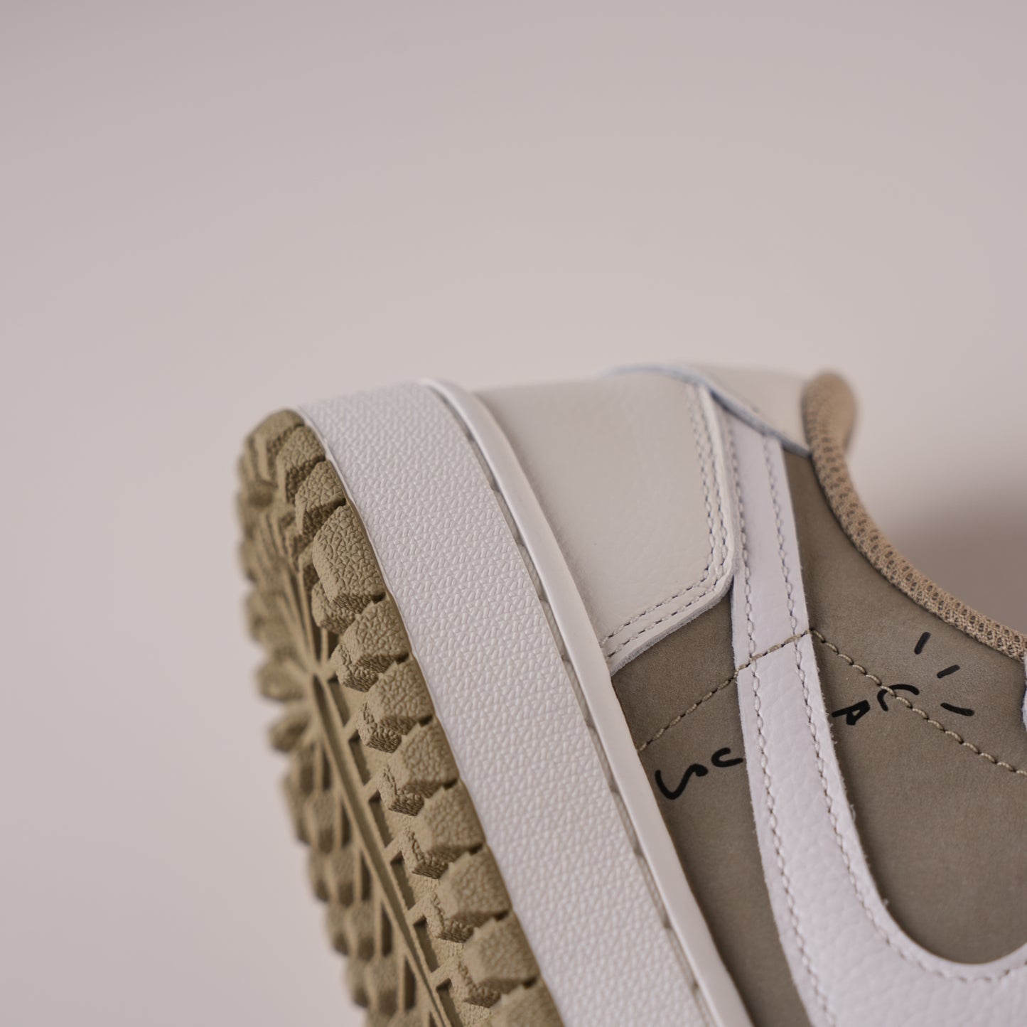 Travis Scott x Air Jordan 1 Low Golf Olive FZ3124-200