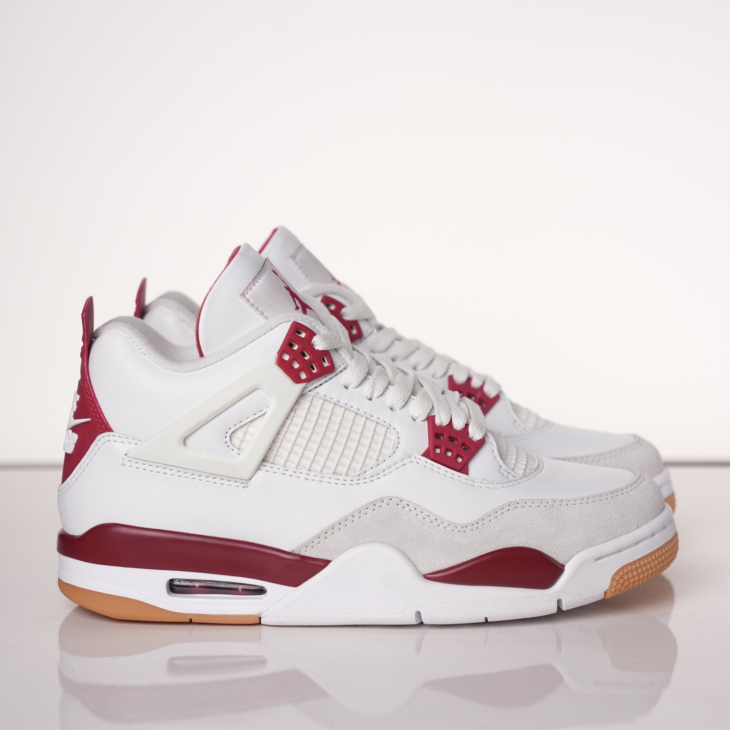 AiR Jordan 4 Retro SB Varsity Red