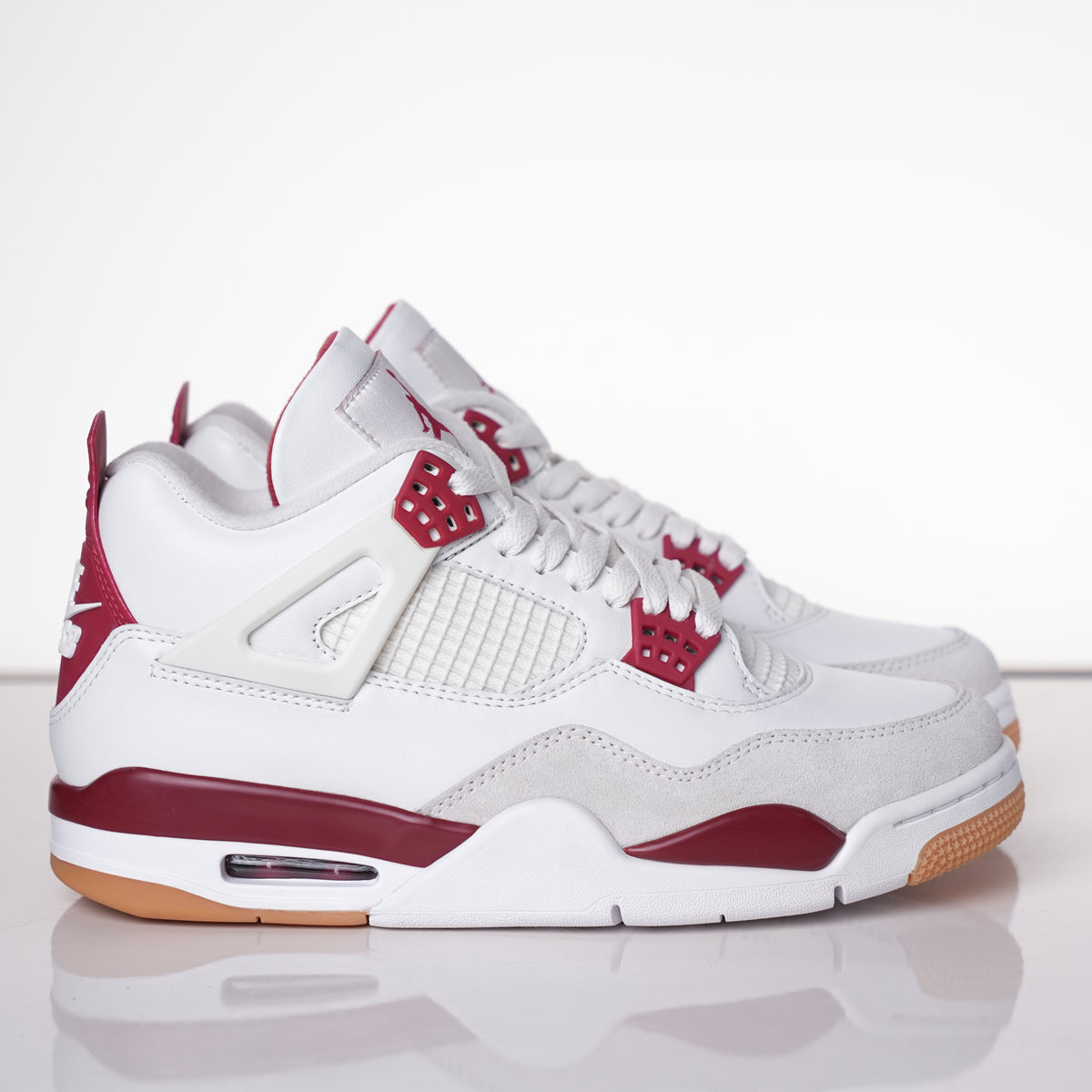AiR Jordan 4 Retro SB Varsity Red