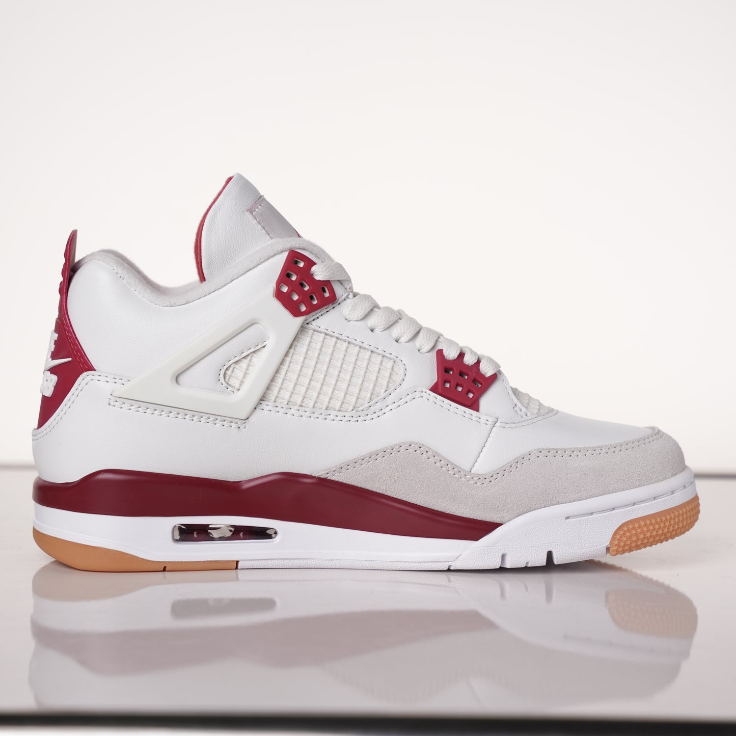 AiR Jordan 4 Retro SB Varsity Red