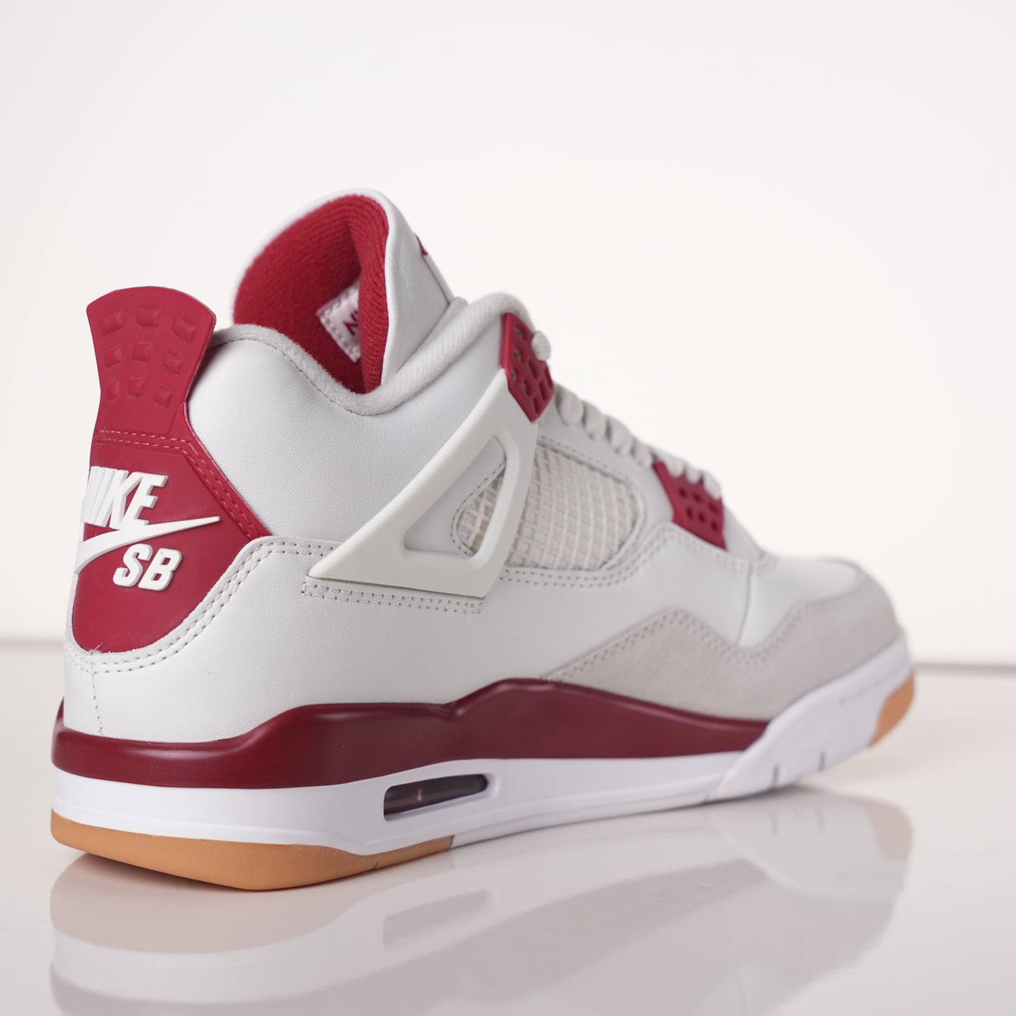 AiR Jordan 4 Retro SB Varsity Red